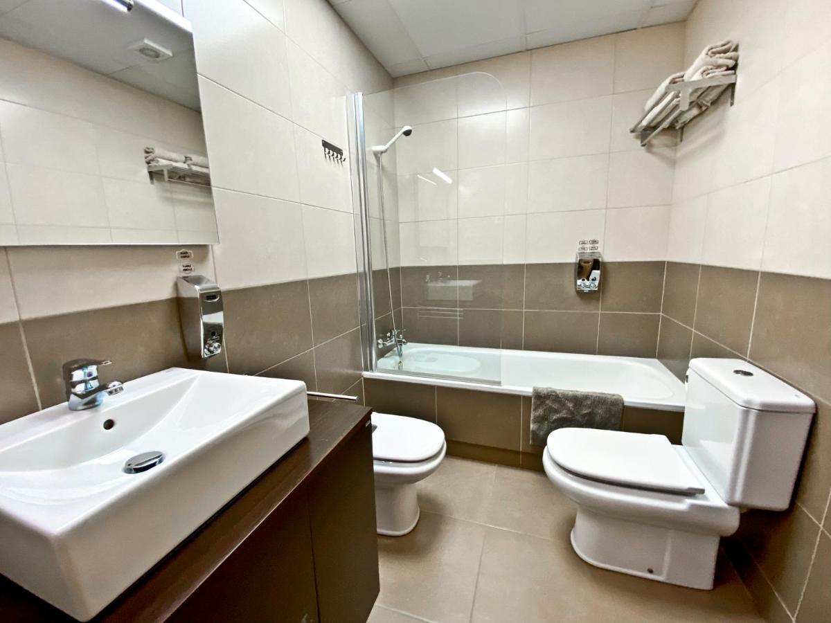 Urban Manresa-City Center Apartment With Balcony Esterno foto