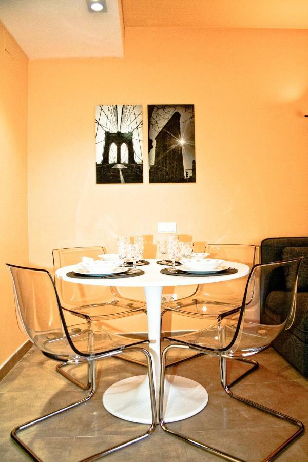 Urban Manresa-City Center Apartment With Balcony Esterno foto